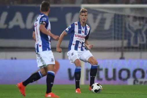 体育济南市中小学生篮球联赛男子高中组比赛继续进行