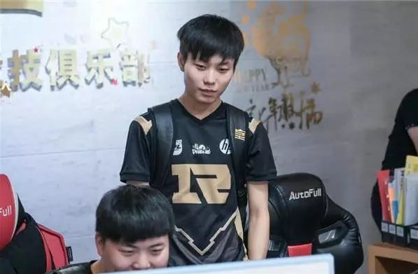 有效地通过 有效地通过